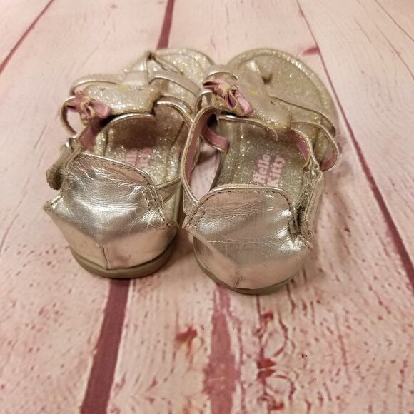 Hello Kitty Sandals 8 - Picture 3 of 4
